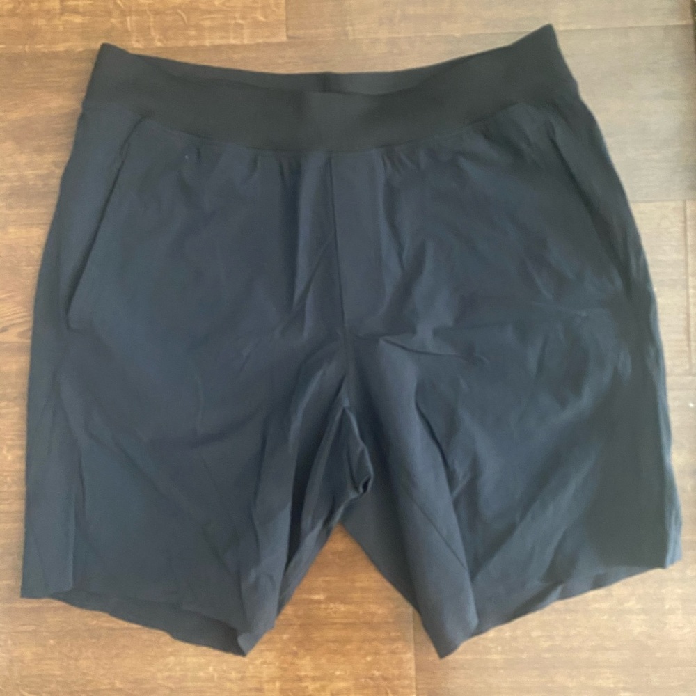 Lululemon In Mind Short 9” Size Large